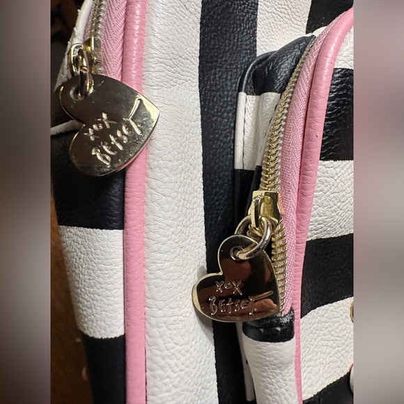 Betsey Johnson Convertible Mini Backpack Crossbody Black White Pink Floral XO - Picture 5 of 14